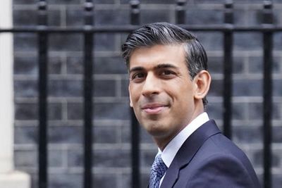 Rishi Sunak resists pressure to negotiate with nurses on pay to avert strikes