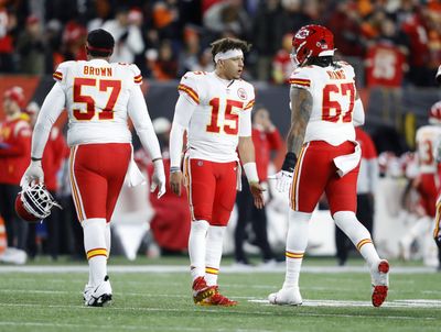 Chiefs OL coach Andy Heck provides update on OT Lucas Niang