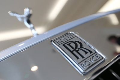 Rolls-Royce car factory workers handed bumper pay deal to avert strikes