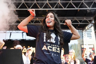 Kelsey Plum hilariously clowned Charles Barkley for asking her about winning championships