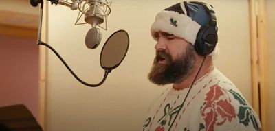 Ranking the Philadelphia Eagles’ linemen Christmas songs that have been released