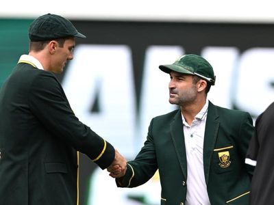 Australia bowl first in Test at Gabba