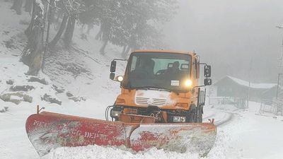 Kashmir Continues To Record Sub-Zero Temperature