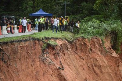 Malaysian landslide death toll rises to 24