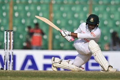 Debutant Zakir hits ton for Bangladesh but India sniff win