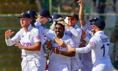 Teenager Rehan Ahmed takes two wickets as England bowl out Pakistan