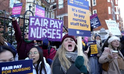 Public support for nurses’ strike piles pressure on Sunak and divides Tories