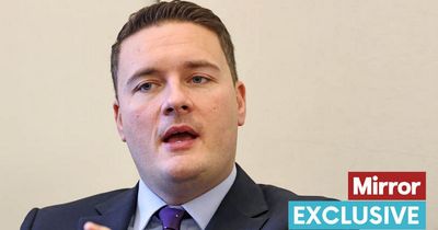 Wes Streeting vows to cut NHS waiting lists by 233,000 with private hospital plan