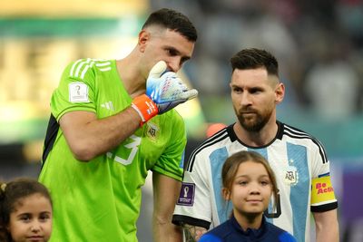 Argentina happy to be underdogs in World Cup final, Emiliano Martinez claims
