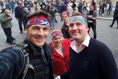 Doddie Weir’s former teammate to continue to fundraise in his memory