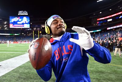 Stefon Diggs delivers touching gift to young Bills fan