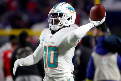 Dolphins capitalize on roughing the punter penalty to take lead