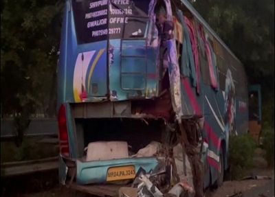 UP: 3 Dead, 2 Critical In Bus Collision On Greater Noida Expressway