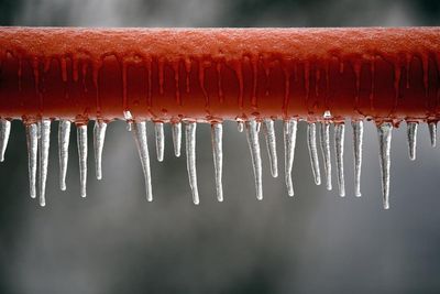 How to thaw and defrost frozen pipes