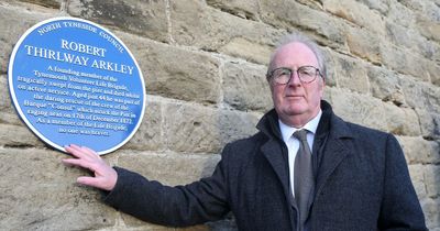 Blue plaque unveiled to remember hero lifeboatman who died on lifesaving mission in Tynemouth 150 years ago