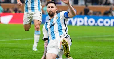 Jason Cummings offers Lionel Messi help in hilarious message from Nottingham Forest flop