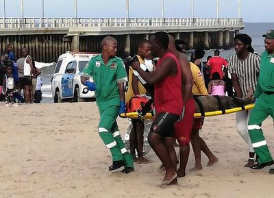 Massive wave hits Durban beach in South Africa; 3 dead