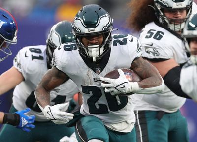 Twitter reacts to Eagles’ RB Miles Sanders getting zero carries in first 24 minutes vs. Bears