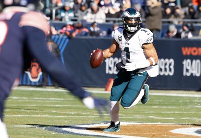 10 takeaways from first half as Eagles hold a 10-6 lead over the Bears