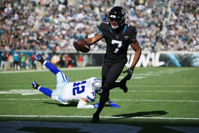 Jaguars’ Zay Jones makes 3 touchdown catches against Cowboys