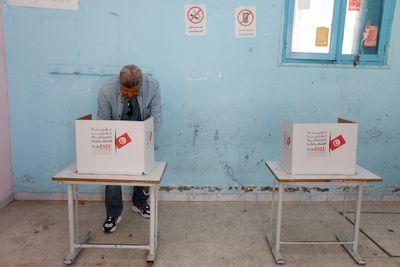 U.S. urges Tunisia to expand political participation