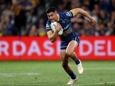 Dylan Brown re-signs with NRL's Eels
