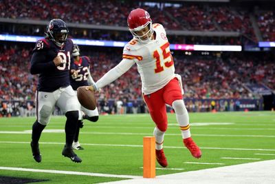 Chiefs advance to NFL playoffs while Cowboys denied by OT loss