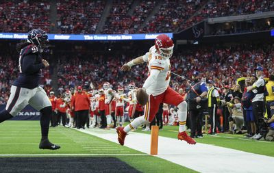 Chiefs QB Patrick Mahomes makes franchise history in Week 15 win vs. Texans