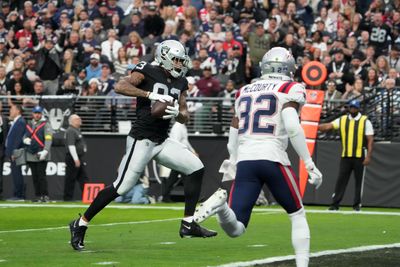 Raiders win in dramatic fashion, beat Patriots 30-24