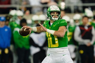 Oregon QB Bo Nix returning for 2023 season, won’t enter NFL draft