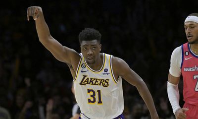 Lakers player grades: Lakers survive and defeat Wizards in thriller