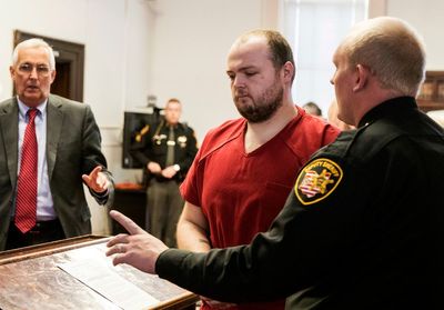 Man to be sentenced in murders of 8 from another Ohio family