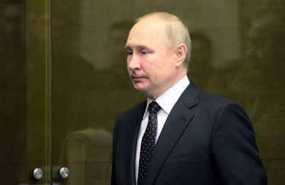 Ukraine news: Putin visits Belarus as Russia ‘recruits poorly-trained convicts’