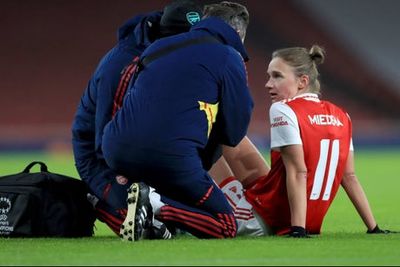 Vivianne Miedema follows Beth Mead in rupturing ACL as Arsenal Women hit by massive double injury blow