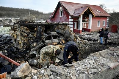 Putin arrives in Belarus after drone attack batters Kyiv