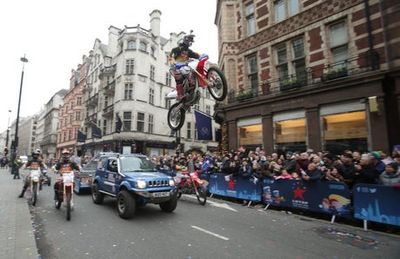 London New Year’s Day Parade: Scouting For Girls joins international bands
