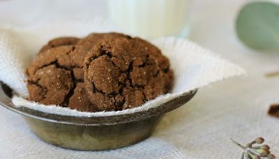 A candlelit tradition treat: Christmas ginger-molasses cookies