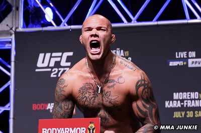 Anthony Smith says he’ll fly to Brazil to back up Glover Teixeira vs. Jamahal Hill at UFC 283