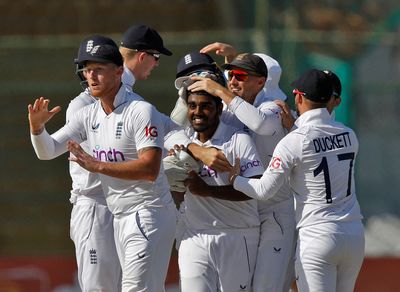 England cruise towards test history as Ahmed destroys Pakistan