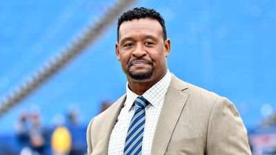 Ex-Patriot Willie McGinest Arrested on Felony Assault Charge