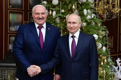 Ukraine ‘to bolster border with Belarus’ after Putin travels to Minsk to meet Belarusian President