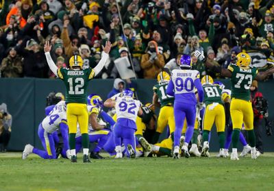 Packers cruise past Rams, keep slim playoff hopes alive