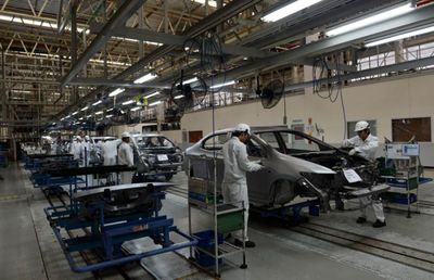 Nov car production rises but sales, exports drop