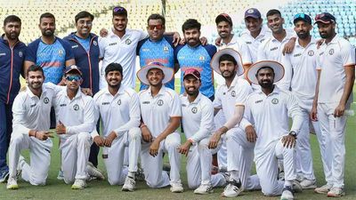 After scoring 494, bowlers put Vidarbha in driver's seat