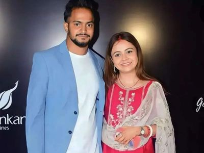 Newly married Devoleena Bhattacharjee attends first public event with husband Shanawaz Shaikh, watch