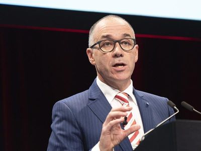 Bombers apologise to former CEO Thorburn