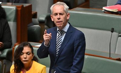 Labor to allow 19,000 refugees to stay permanently in Australia from early 2023