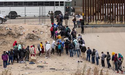 Confusion and tension high at US-Mexico border despite upholding of Covid-era rules