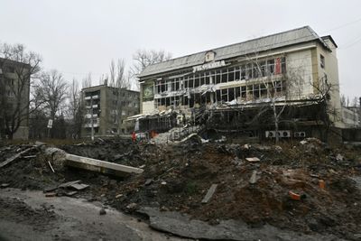 Ukraine's Zelensky visits frontline city of Bakhmut