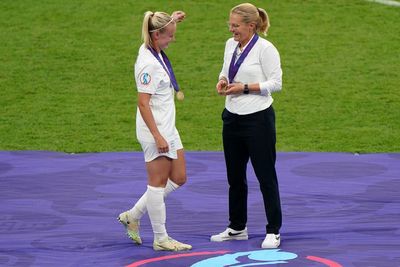 Sarina Wiegman offers support to Beth Mead as England forward deals with injury